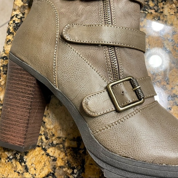 Guess GGadget Moto Platform Bootie, 11, Taupe, New Never Worn. Edgy, Classy Boot - Picture 5 of 14